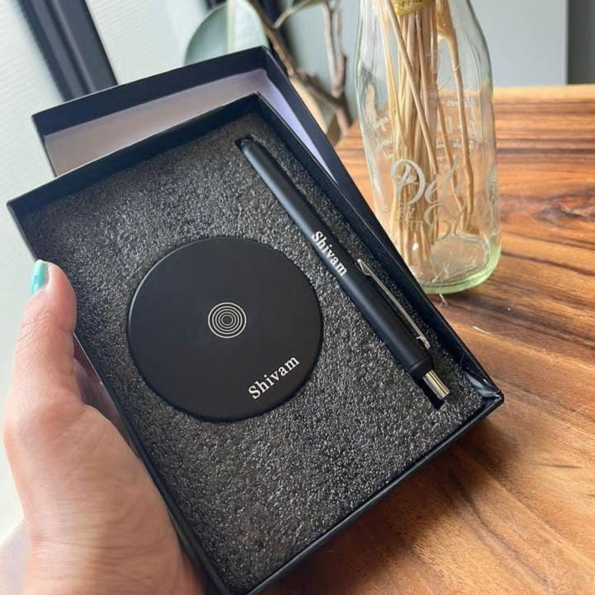Personalized magnetic pen stand gift set with a sleek pen and elegant packaging